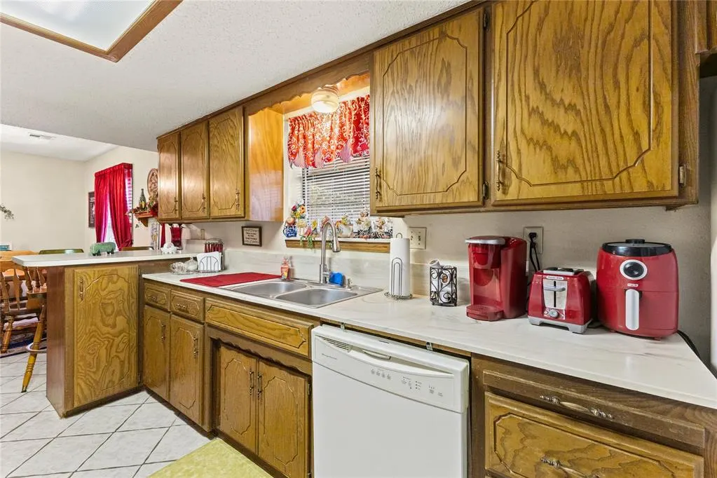 Photo 8 — 153 Jami Avenue, Weatherford, OK 73096