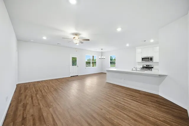 Photo 6 — 1725 Elm Circle, Tuttle, OK 73089
