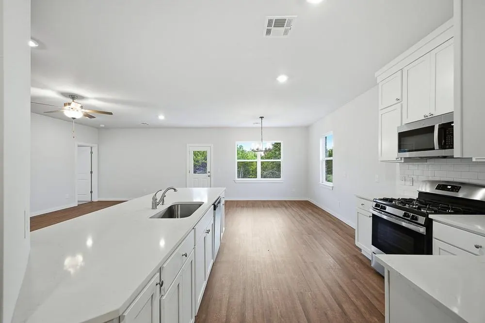 Photo 12 — 1725 Elm Circle, Tuttle, OK 73089