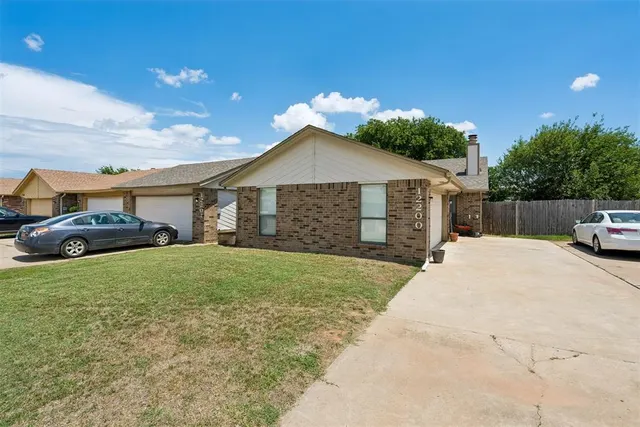 Photo 2 — 12202 N Windmill Road, Oklahoma City, OK 73162