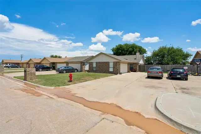 Photo 3 — 12202 N Windmill Road, Oklahoma City, OK 73162