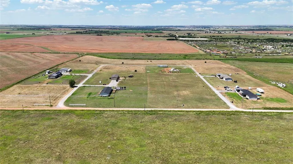 Photo 2 — 228 W Hydro Hills Road, Hydro, OK 73048
