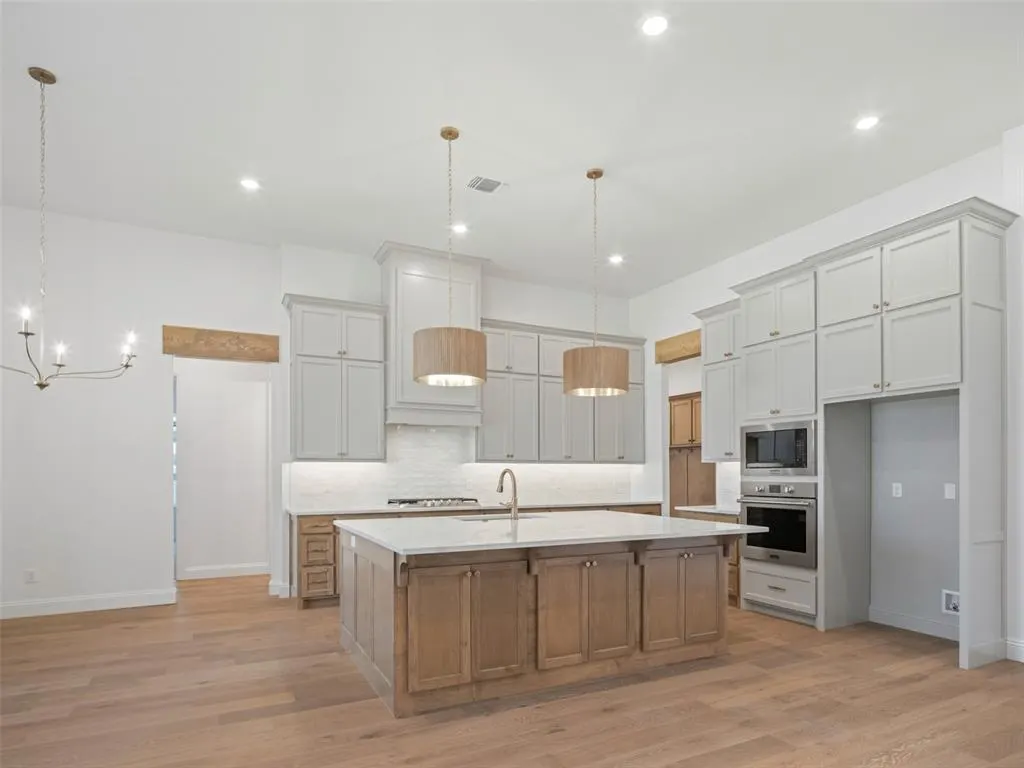 Photo 16 — 3004 Fortuna Drive, Norman, OK 73072