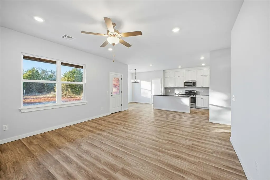 Photo 5 — 1723 Elm Circle, Tuttle, OK 73089