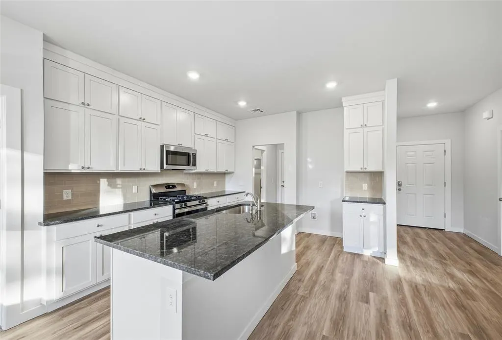 Photo 10 — 1723 Elm Circle, Tuttle, OK 73089