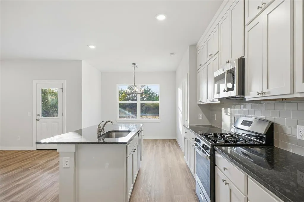 Photo 14 — 1723 Elm Circle, Tuttle, OK 73089