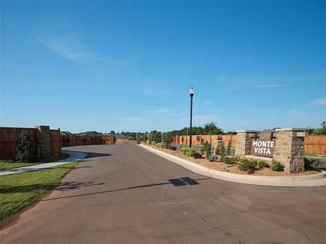 Photo 2 — 3310 Sunset Ridge Drive, Norman, OK 73071