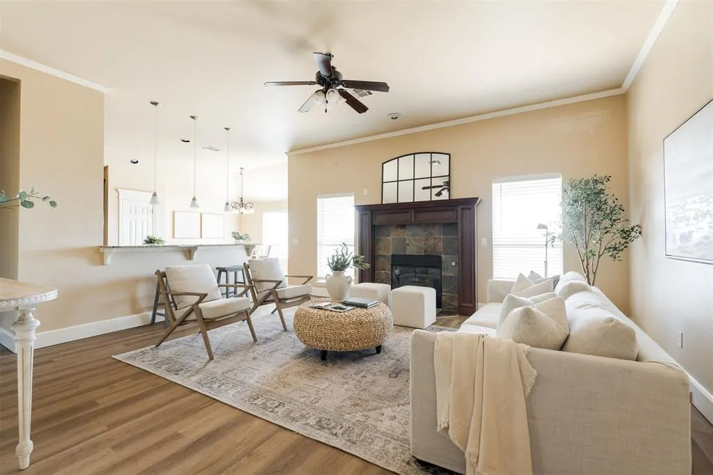 Photo 2 — 16428 Village Common Drive, Edmond, OK 73013