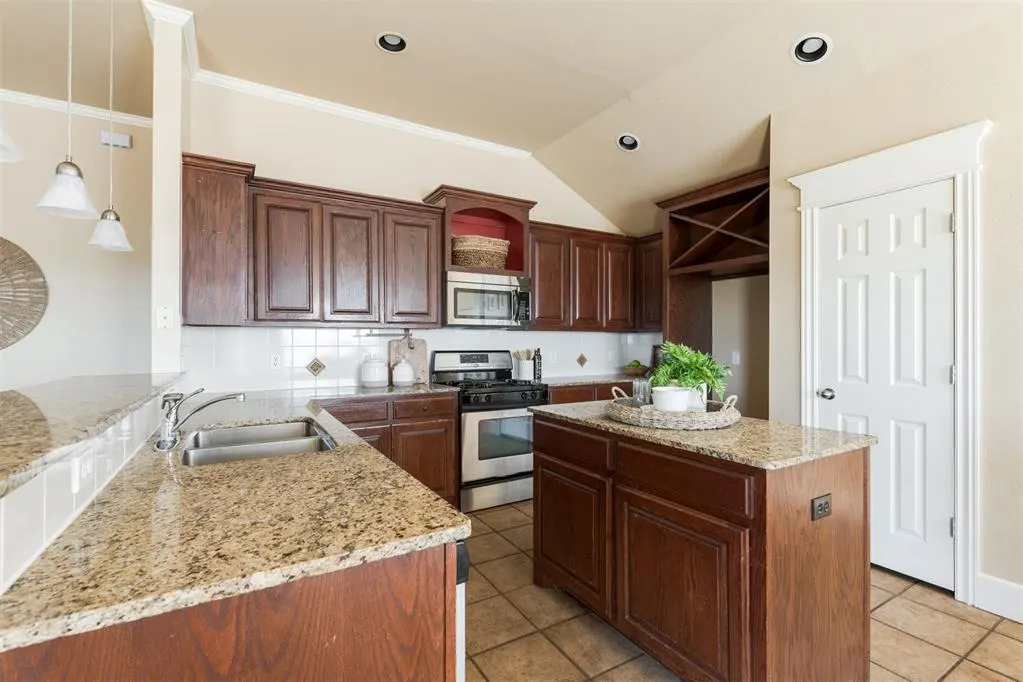 Photo 21 — 16428 Village Common Drive, Edmond, OK 73013