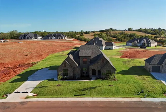 Photo 5 — 1808 Maplewood Lane, Norman, OK 73071