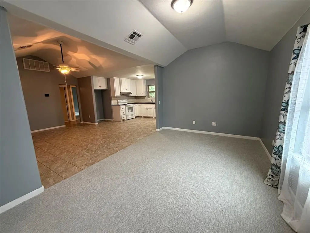 Photo 6 — 112 SW 39th Street, Oklahoma City, OK 73109