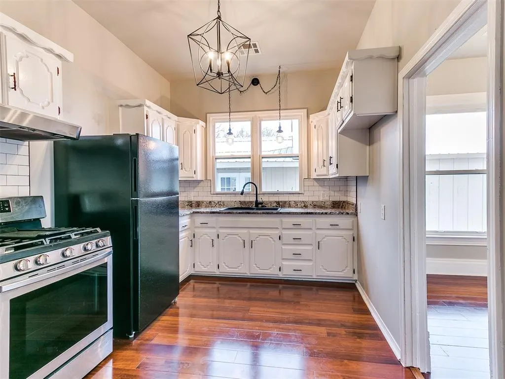 Photo 10 — 219 W 9th Street, Chandler, OK 74834