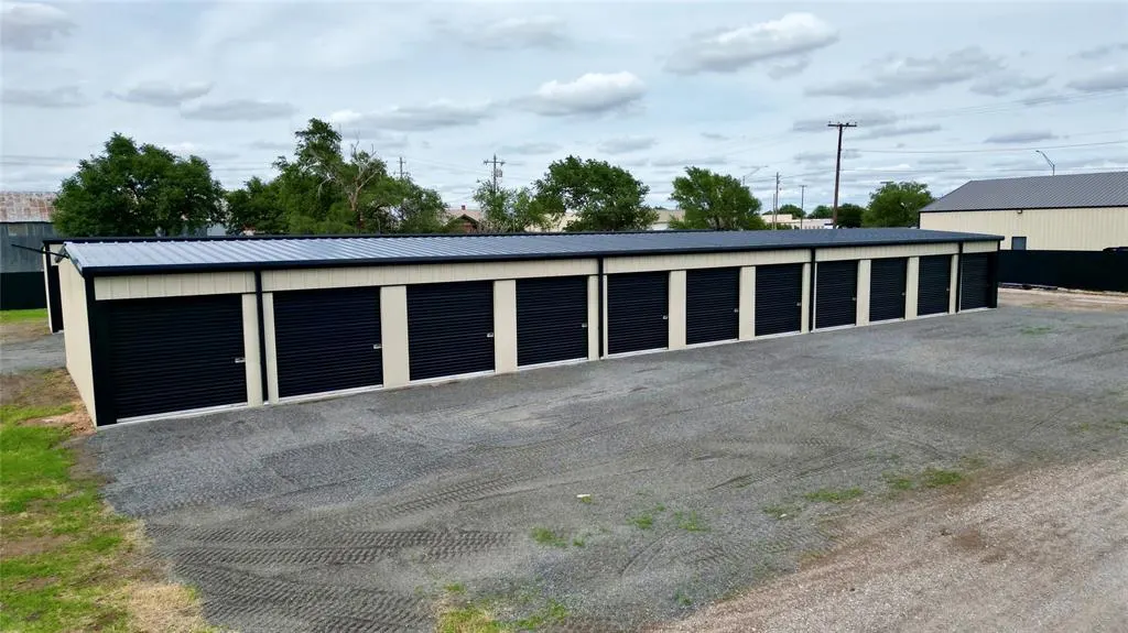 Photo 2 — 121 Mitchell Street, Altus, OK 73521
