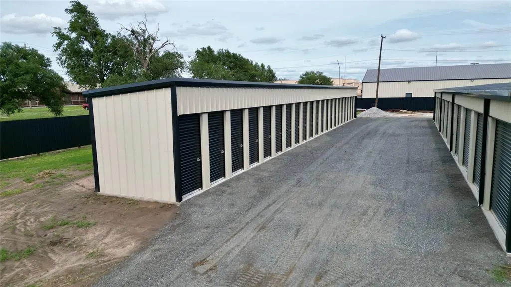 Photo 5 — 121 Mitchell Street, Altus, OK 73521