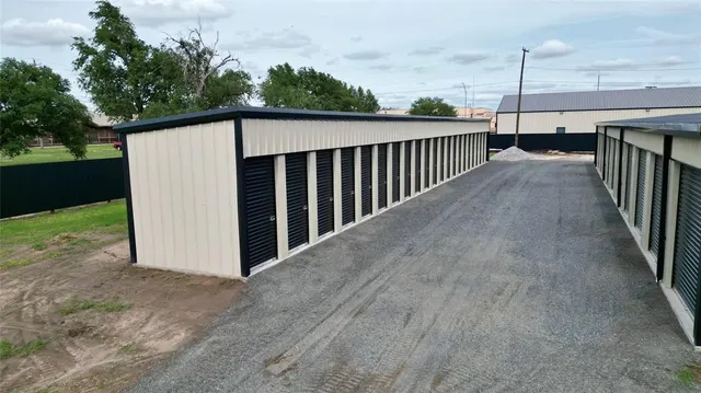 Photo 5 — 121 Mitchell Street, Altus, OK 73521