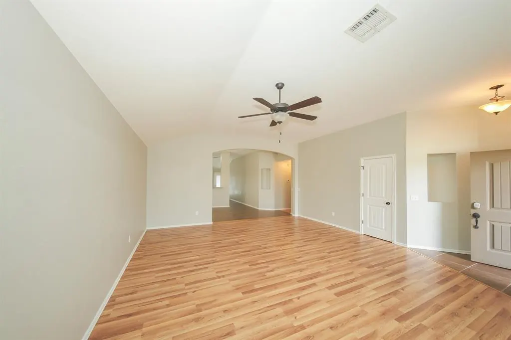 Photo 3 — 10701 SE 26th Street, Midwest City, OK 73130