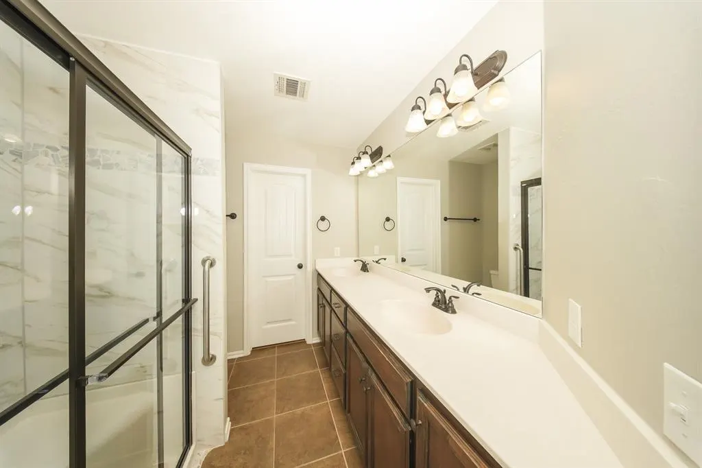 Photo 13 — 10701 SE 26th Street, Midwest City, OK 73130