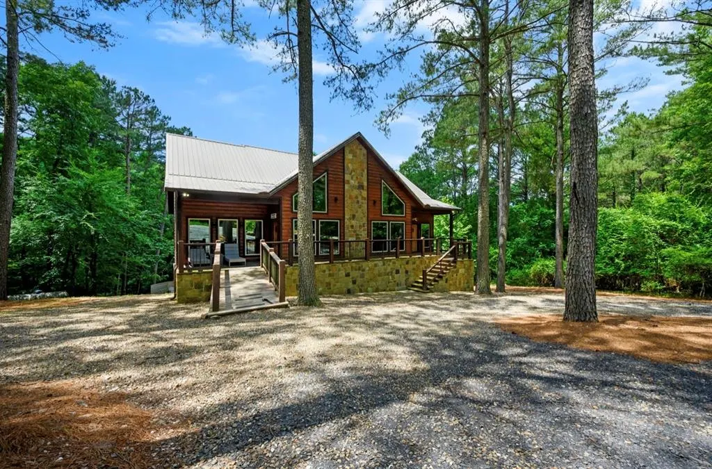 Photo 4 — 207 LONELY MAPLE Trail, Broken Bow, OK 74728