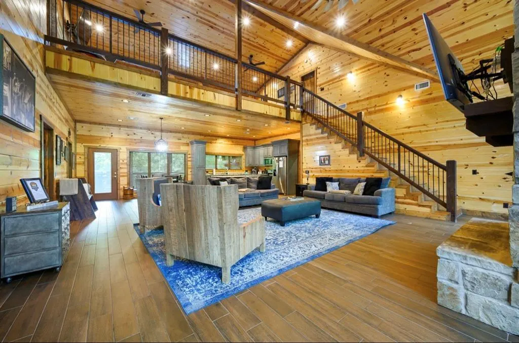 Photo 8 — 207 LONELY MAPLE Trail, Broken Bow, OK 74728