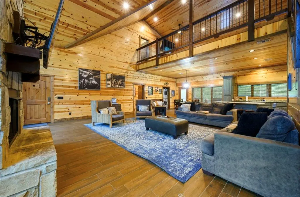 Photo 9 — 207 LONELY MAPLE Trail, Broken Bow, OK 74728