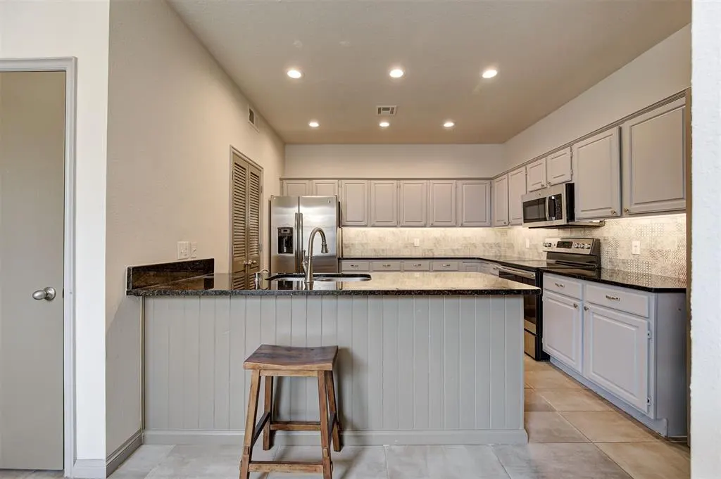 Photo 9 — 8670 N May Avenue 49D, Oklahoma City, OK 73120