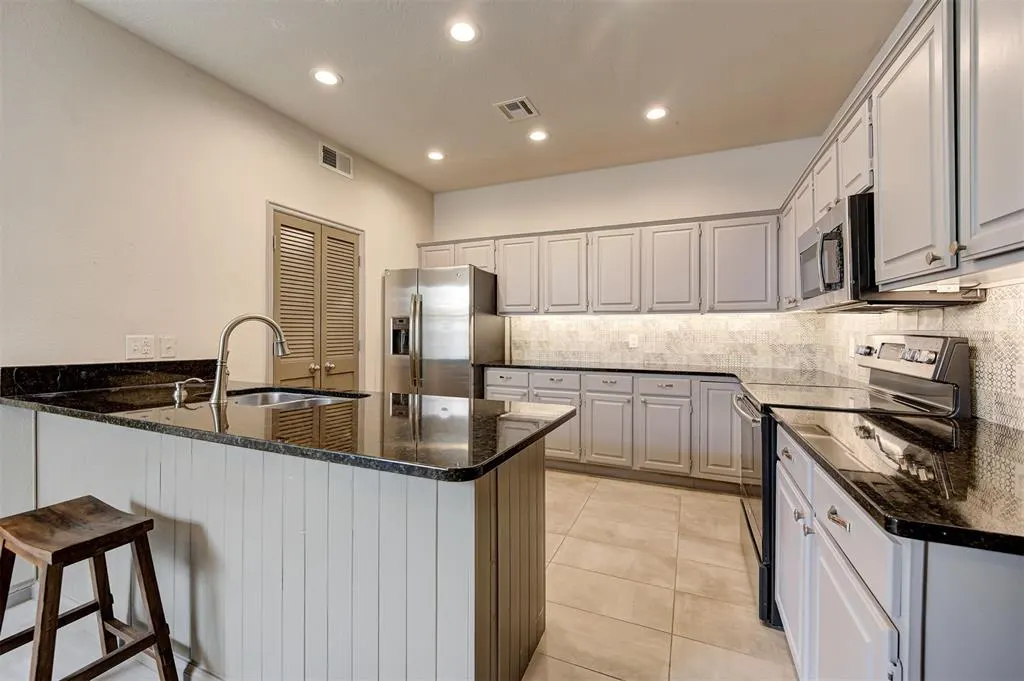 Photo 10 — 8670 N May Avenue 49D, Oklahoma City, OK 73120