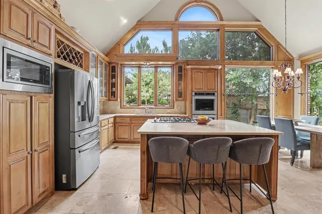Photo 2 — 800 Shadow Wood Drive, Edmond, OK 73034