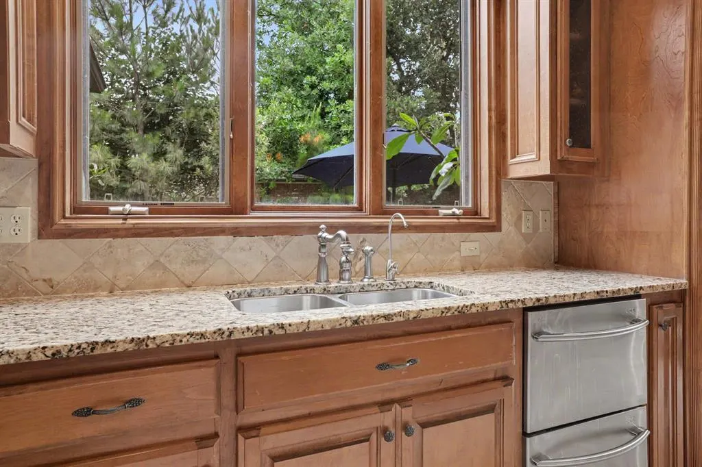 Photo 13 — 800 Shadow Wood Drive, Edmond, OK 73034