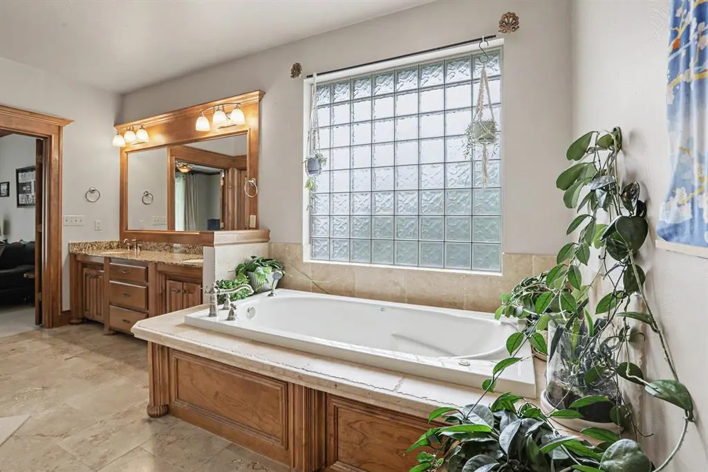 Photo 19 — 800 Shadow Wood Drive, Edmond, OK 73034