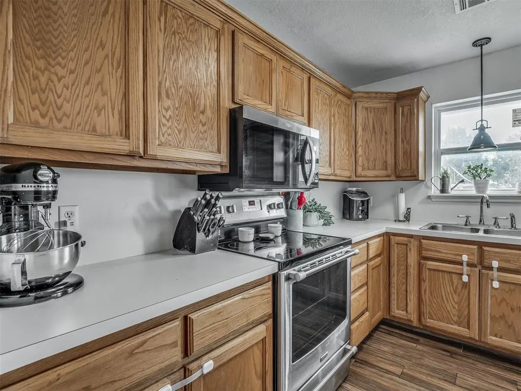 Photo 16 — 1928 Parkside Drive, Moore, OK 73160
