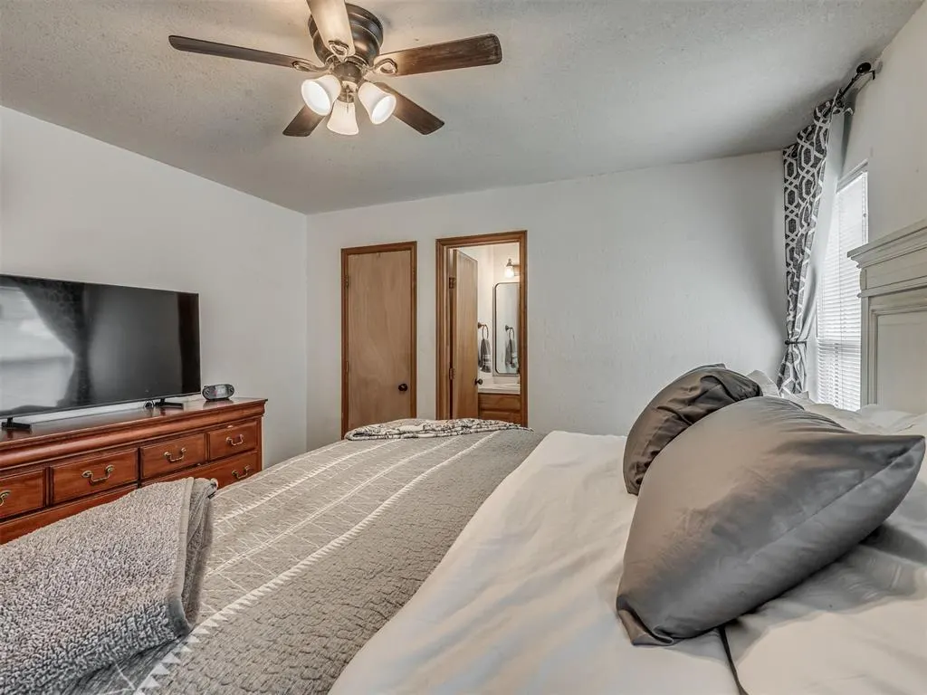 Photo 25 — 1928 Parkside Drive, Moore, OK 73160