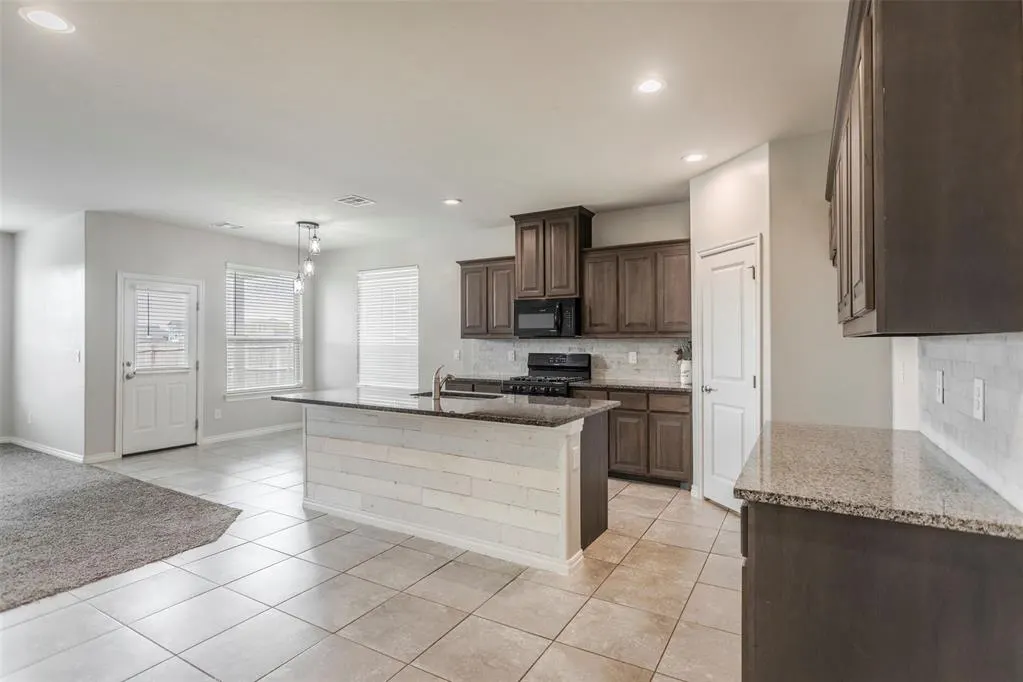 Photo 10 — 10309 NW 25th Street, Yukon, OK 73099