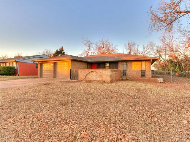 Photo 4 — 319 NW 81st Street, Oklahoma City, OK 73114