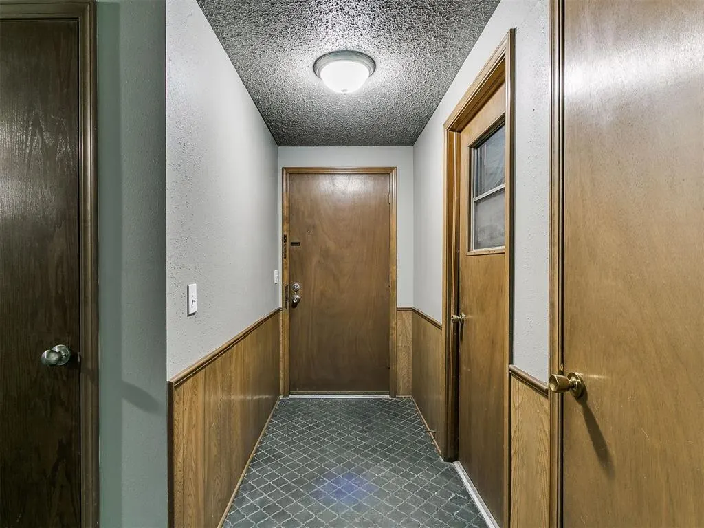 Photo 5 — 319 NW 81st Street, Oklahoma City, OK 73114