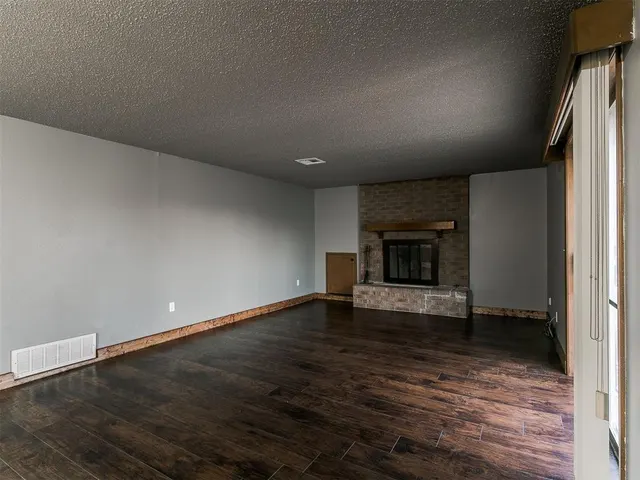 Photo 7 — 319 NW 81st Street, Oklahoma City, OK 73114