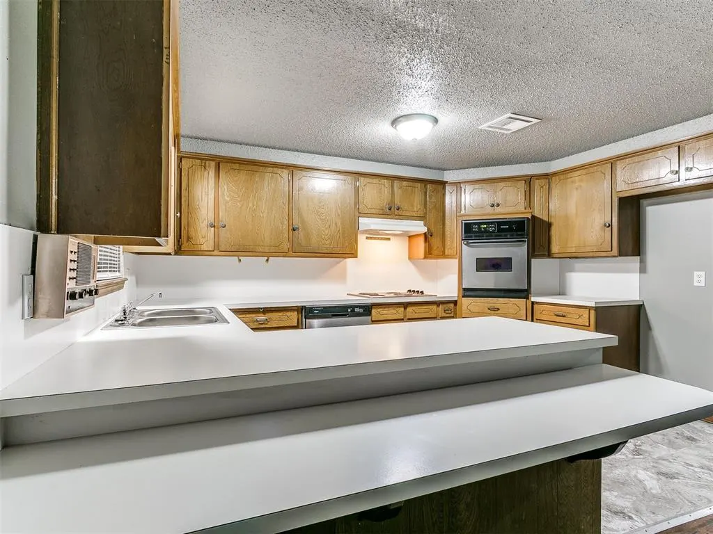 Photo 10 — 319 NW 81st Street, Oklahoma City, OK 73114