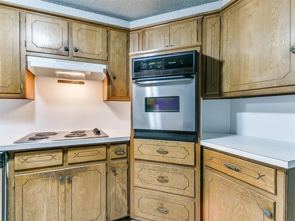 Photo 13 — 319 NW 81st Street, Oklahoma City, OK 73114