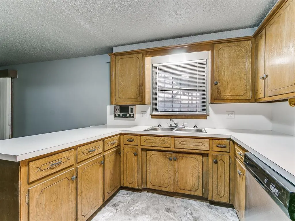 Photo 14 — 319 NW 81st Street, Oklahoma City, OK 73114