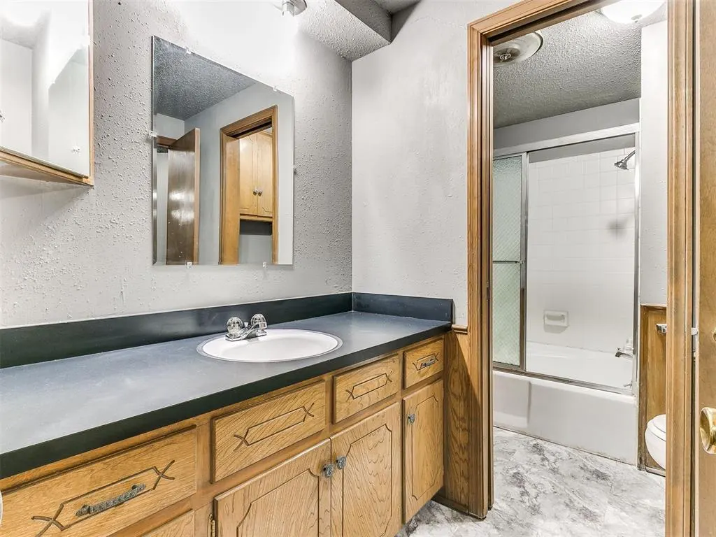 Photo 20 — 319 NW 81st Street, Oklahoma City, OK 73114
