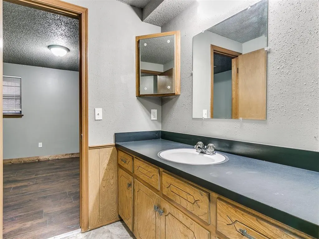 Photo 23 — 319 NW 81st Street, Oklahoma City, OK 73114