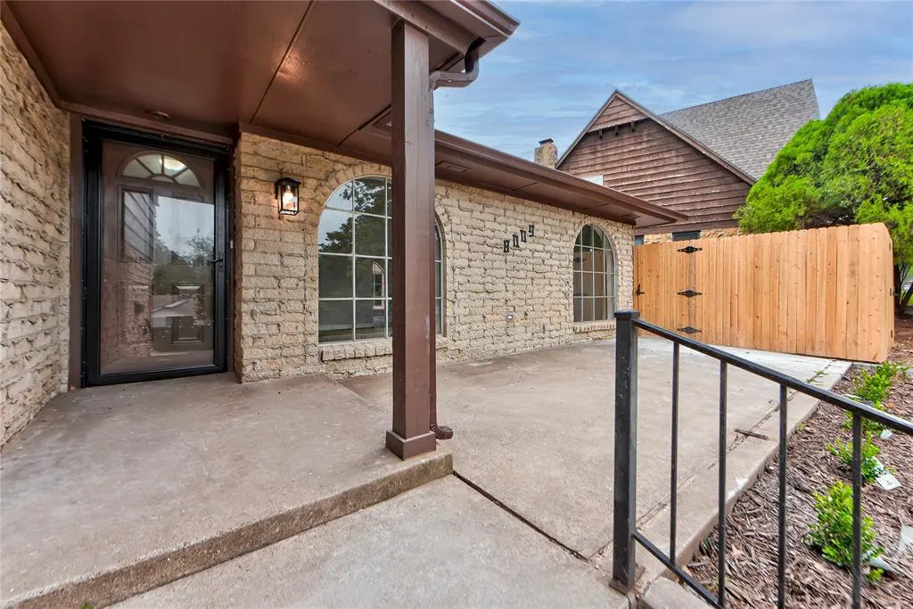 Photo 2 — 8009 Golden Oaks Road, Oklahoma City, OK 73127