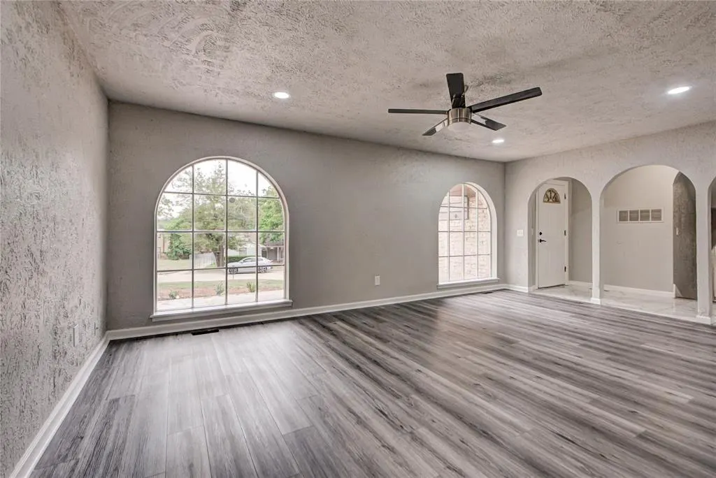 Photo 6 — 8009 Golden Oaks Road, Oklahoma City, OK 73127