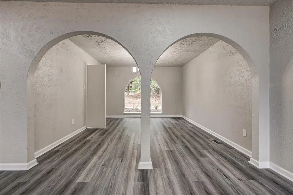 Photo 7 — 8009 Golden Oaks Road, Oklahoma City, OK 73127