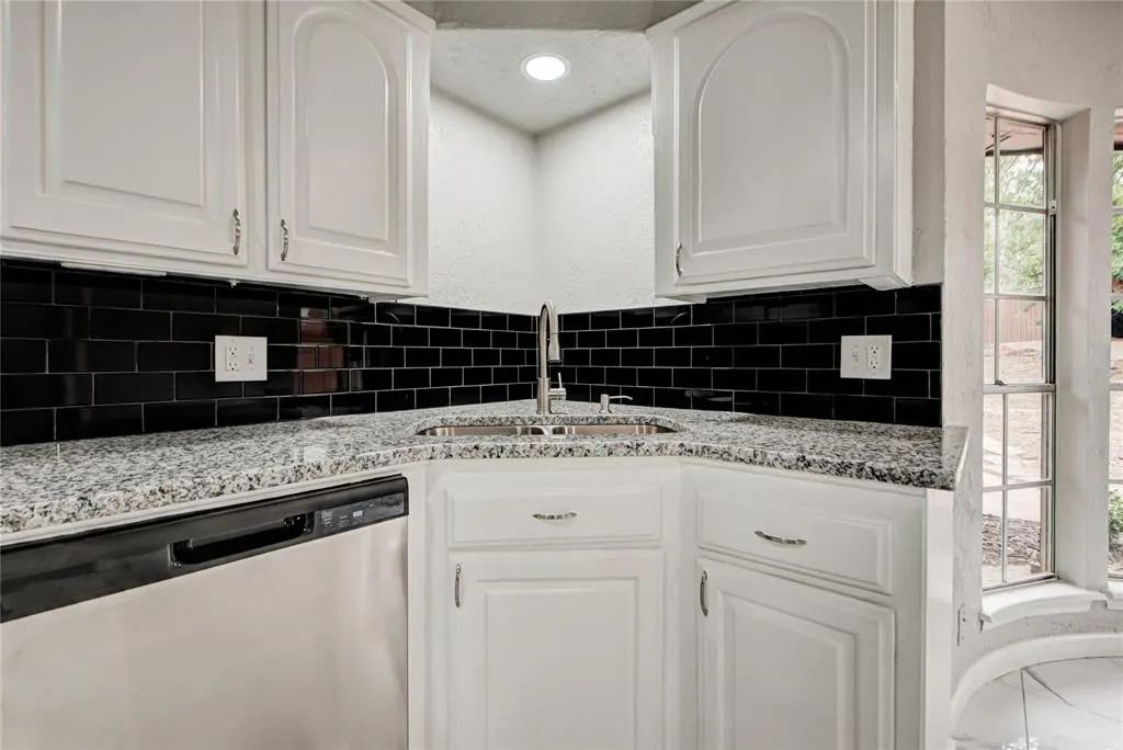 Photo 10 — 8009 Golden Oaks Road, Oklahoma City, OK 73127