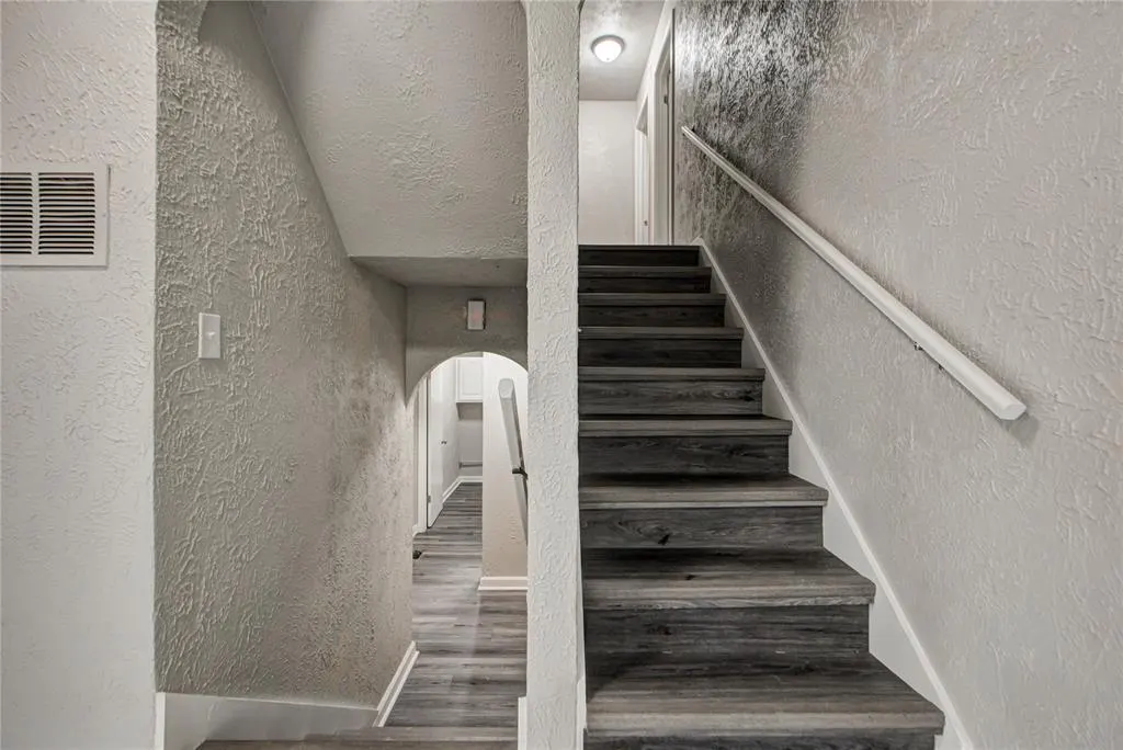 Photo 13 — 8009 Golden Oaks Road, Oklahoma City, OK 73127