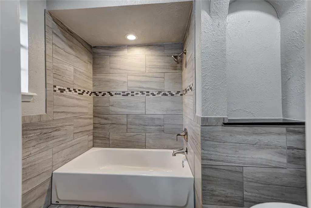 Photo 24 — 8009 Golden Oaks Road, Oklahoma City, OK 73127
