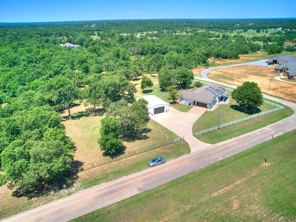 Photo 9 — 17656 Deer Trail, McLoud, OK 74851