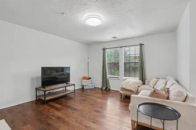 Photo 8 — 13711 E Crossing Way, Edmond, OK 73013