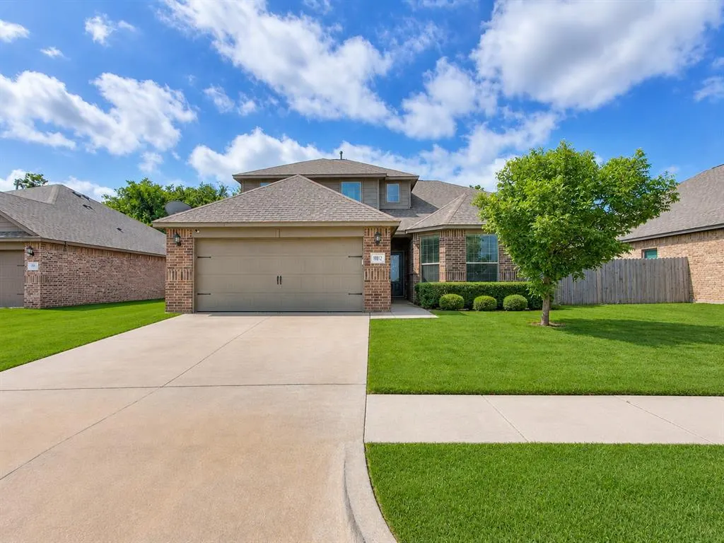 Photo 2 — 10812 SW 33rd, Yukon, OK 73099
