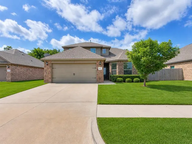 Photo 2 — 10812 SW 33rd, Yukon, OK 73099